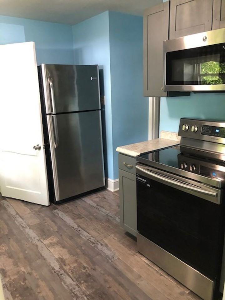 914 Martin St - Photo 3 of 10