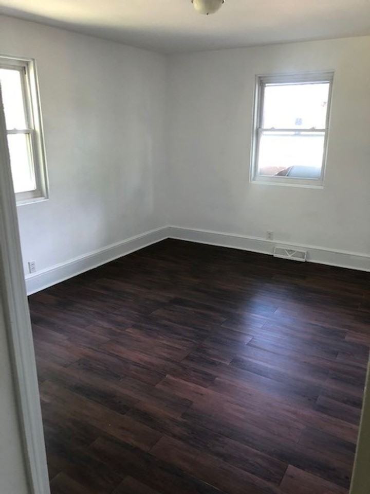 914 Martin St - Photo 5 of 10