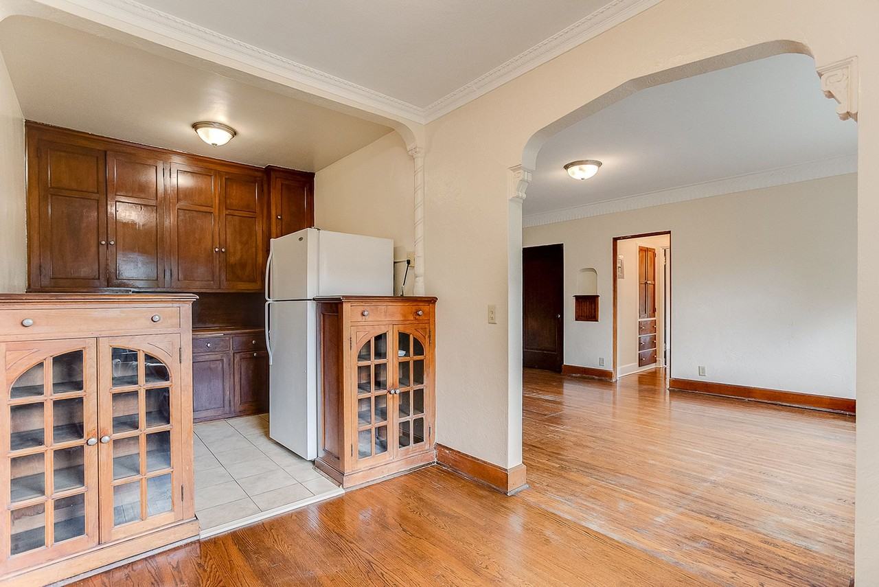 Uptown Classics Apartments - Photo 2 of 16