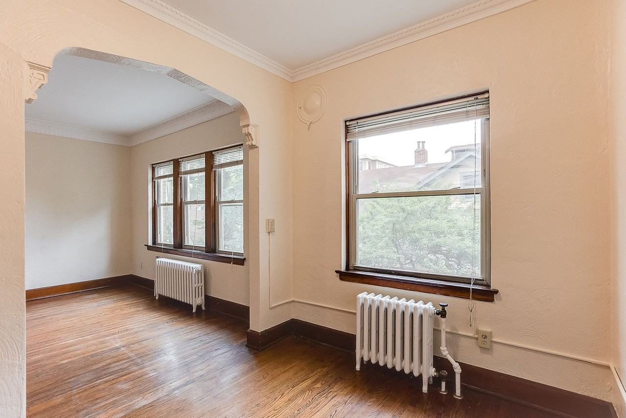 Uptown Classics Apartments - Photo 4 of 16