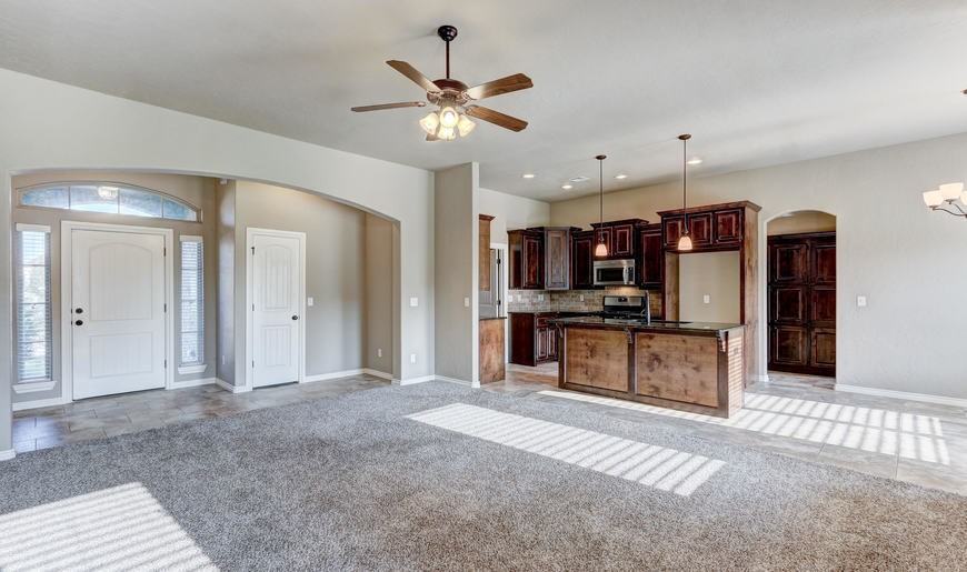 704 S Avery St - Photo 2 of 20