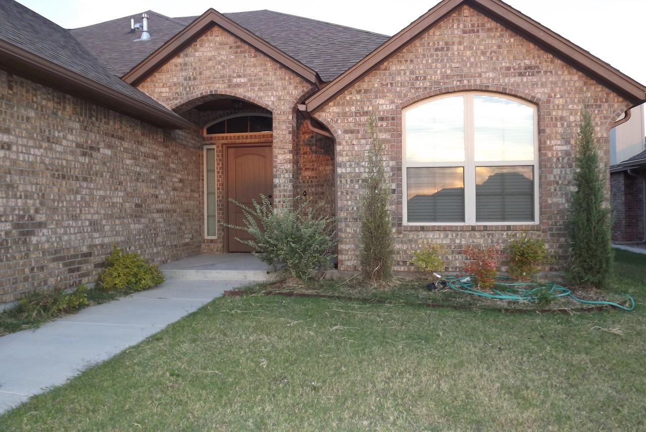 704 S Avery St - Photo 6 of 20