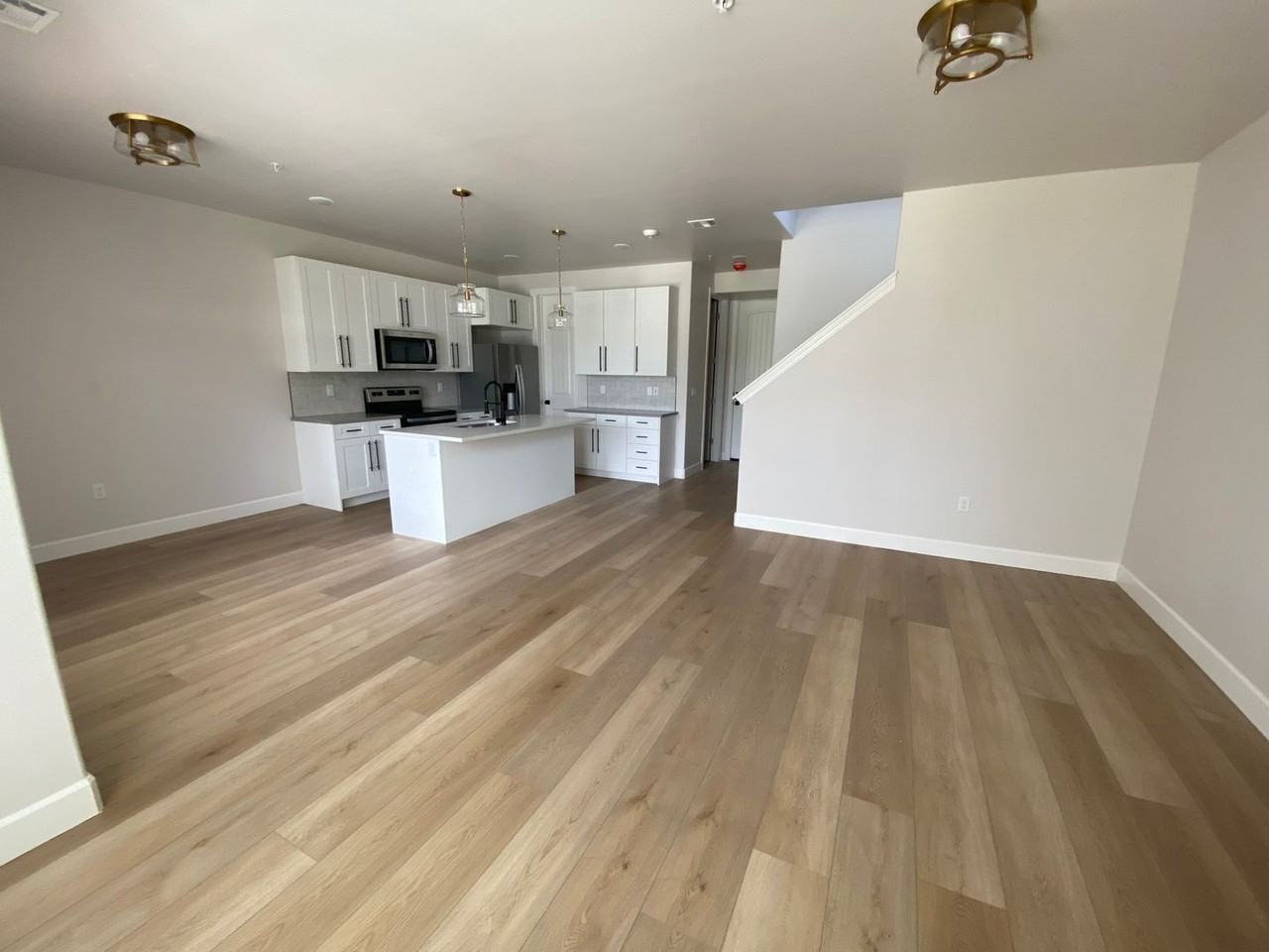 1009 N 1030 W - Photo 3 of 22