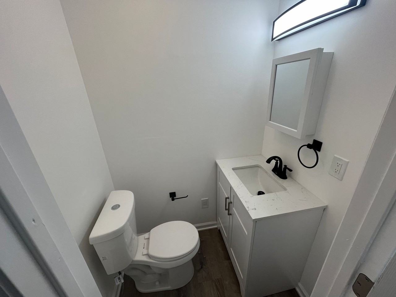 1031 Kenwood Ave - Photo 3 of 16