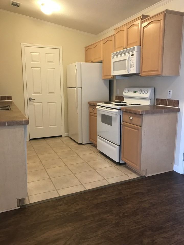 563 Van Buren Rd - Photo 6 of 21
