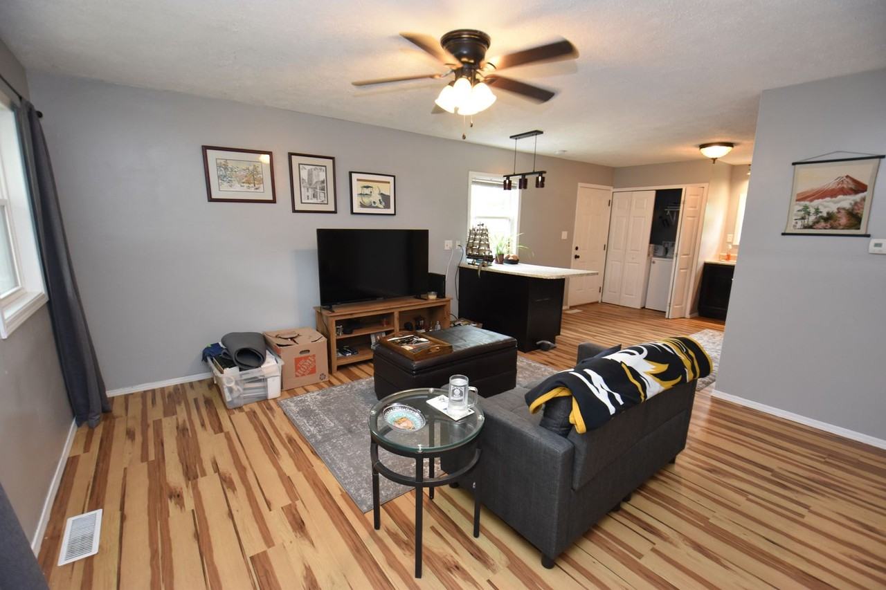 1332 Browne Ln - Photo 5 of 15