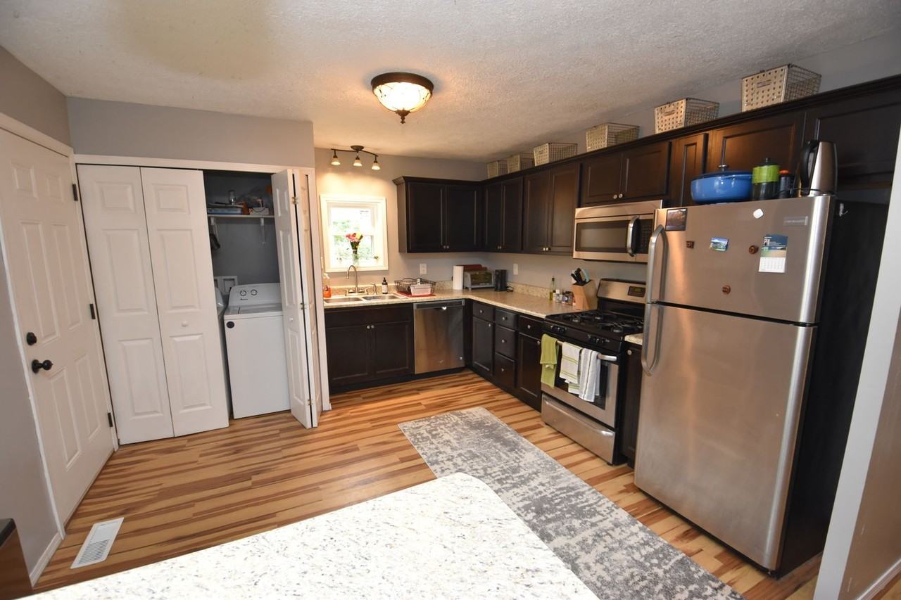 1332 Browne Ln - Photo 6 of 15