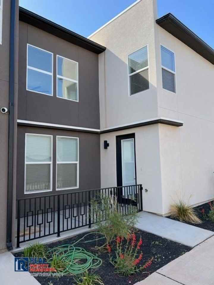 5540 S Garnet Dr - Photo 3 of 24