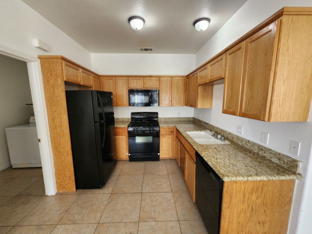 8536 Aspen Ave #B - Photo 5 of 27
