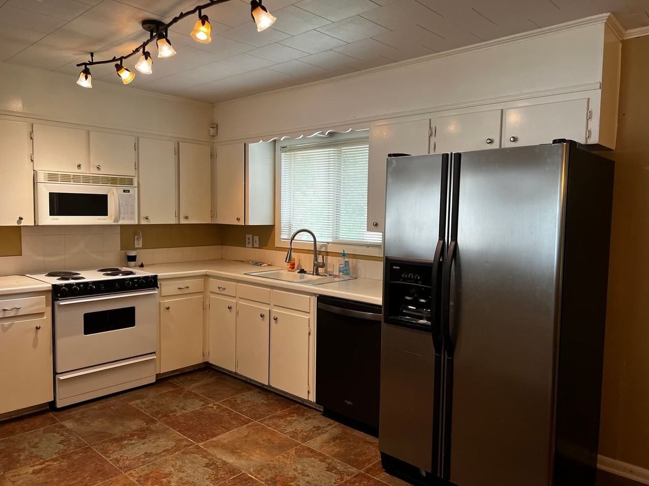 106 Claymore Dr - Photo 4 of 15