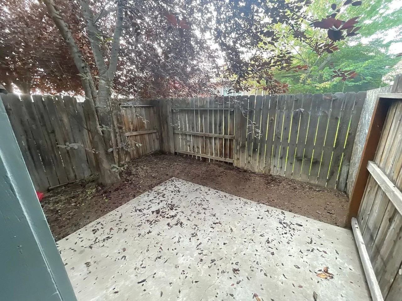 528 Ne Negus Loop #A - Photo 3 of 20