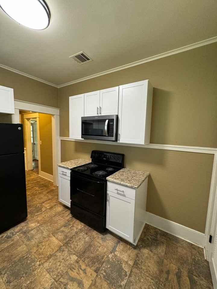 3516 Alexander Ave - Photo 6 of 17