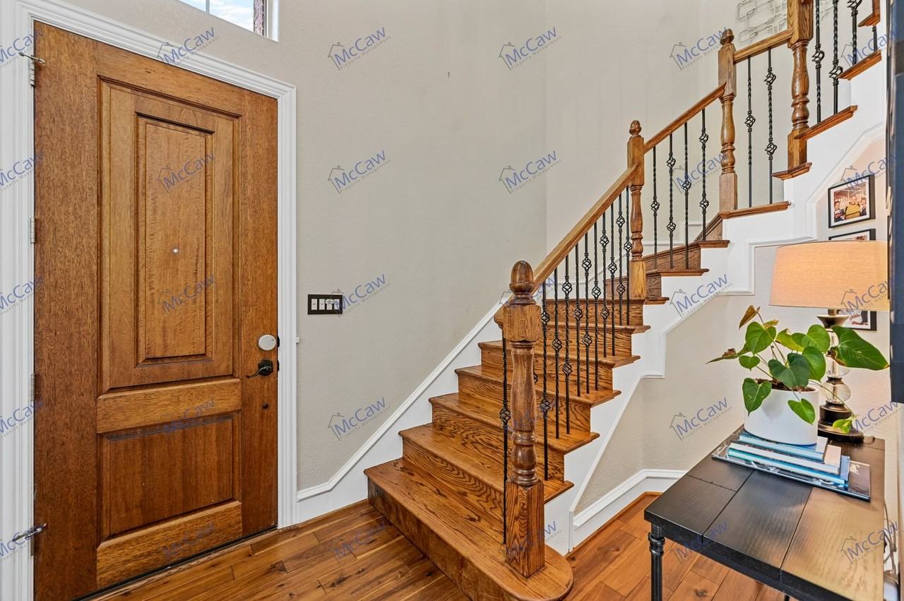 5211 Mission Ave - Photo 3 of 47