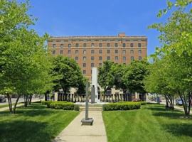 featured image of 607 E 2nd Ave