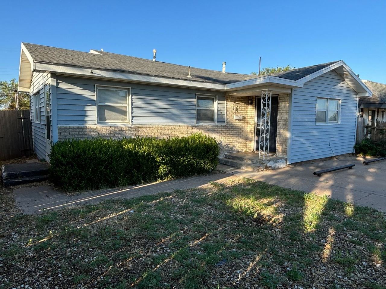 508 12th St - Photo 2 of 13