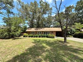 featured image of 3221 Foxhall Rd