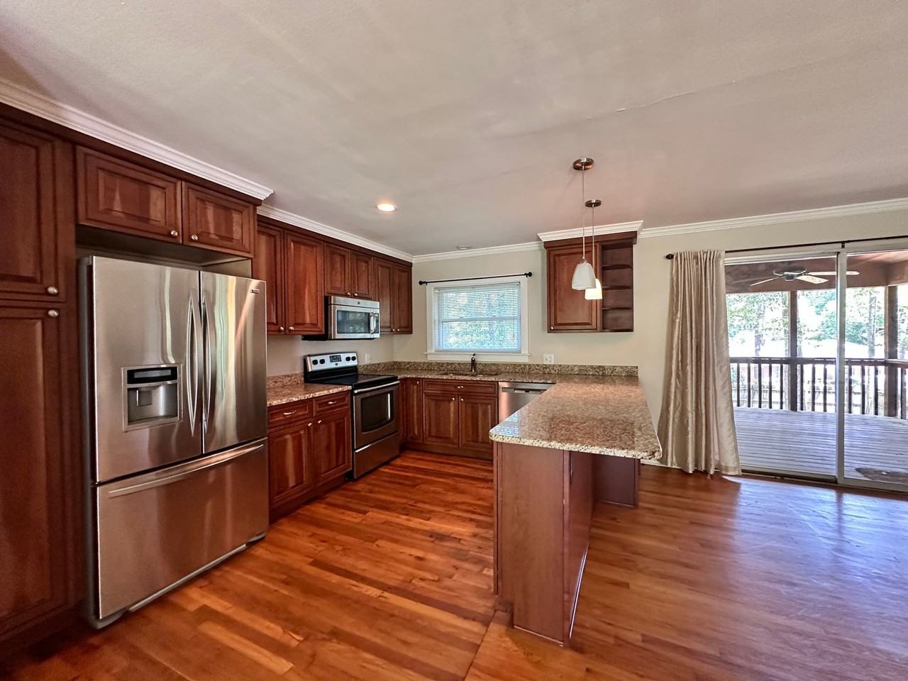 3221 Foxhall Rd - Photo 7 of 44