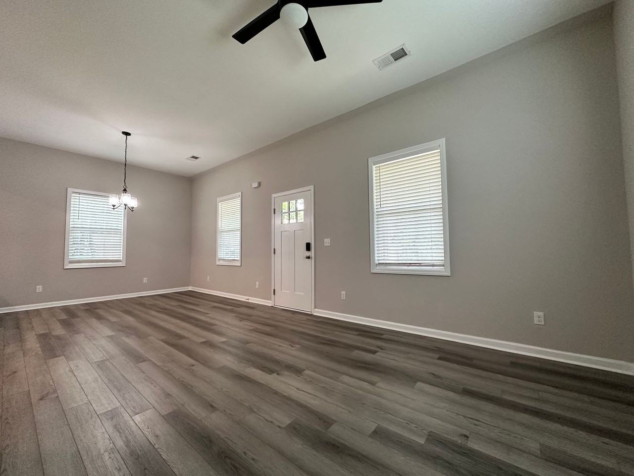 241 Bynum Street - Photo 4 of 30