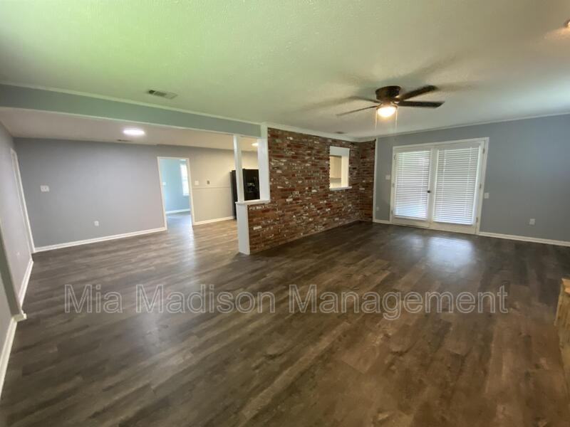 7 Treadway St - Photo 6 of 22