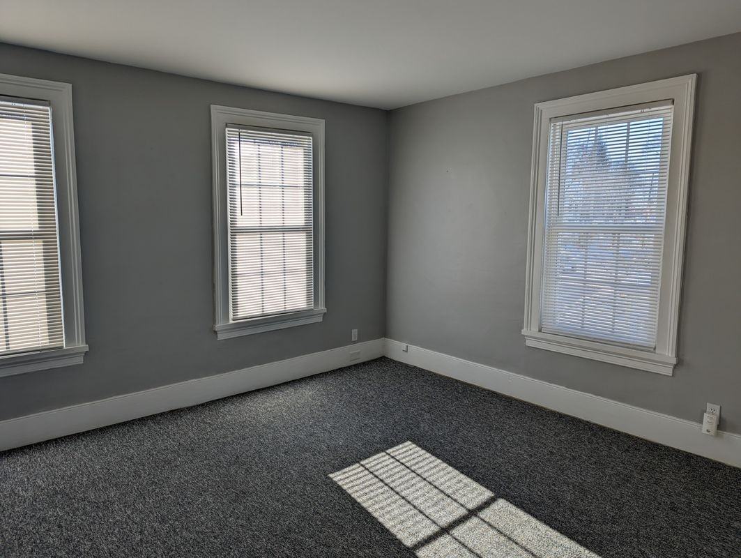 5486 Broadway St - Photo 2 of 23