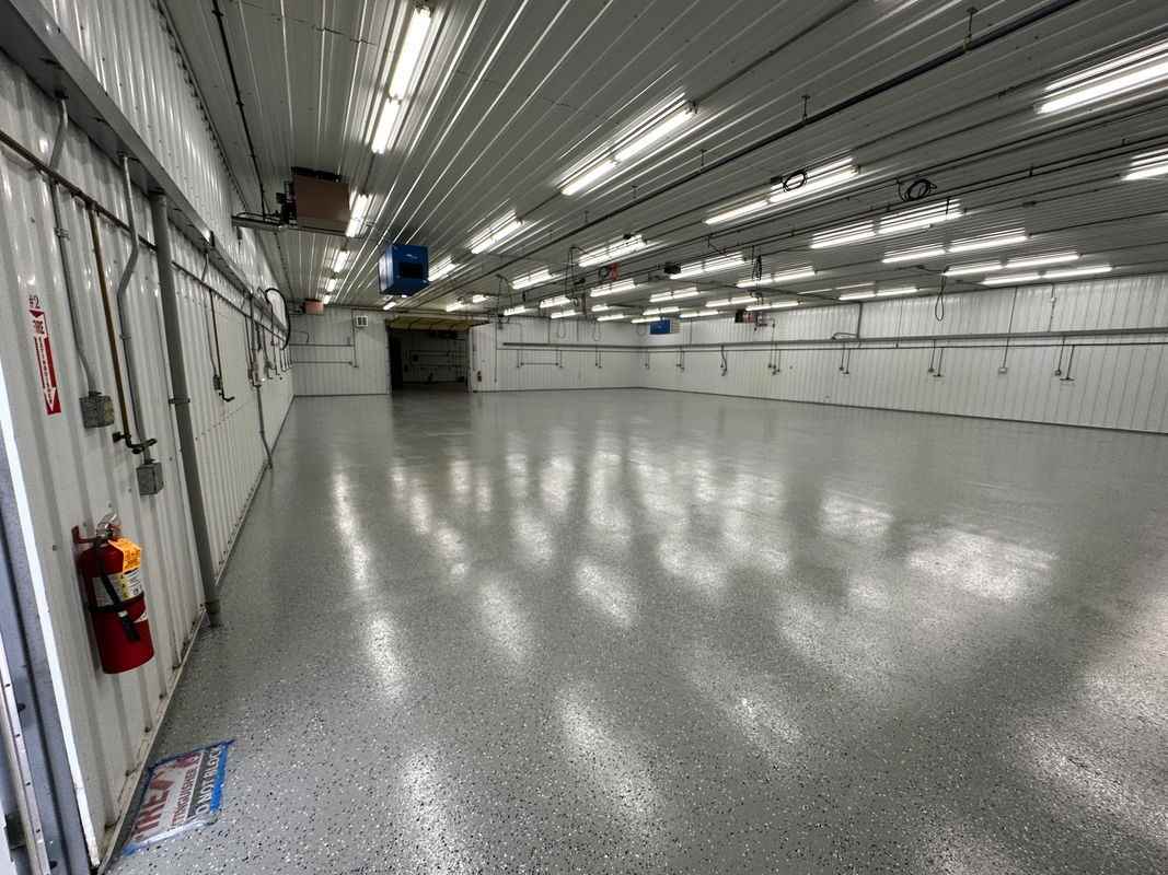 400 Railroad Ave W - Photo 2 of 7