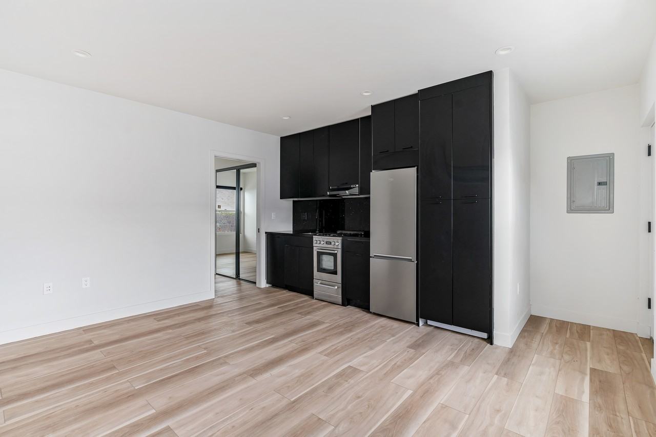 1165 Bronson Avenue #1165 - Photo 2 of 10