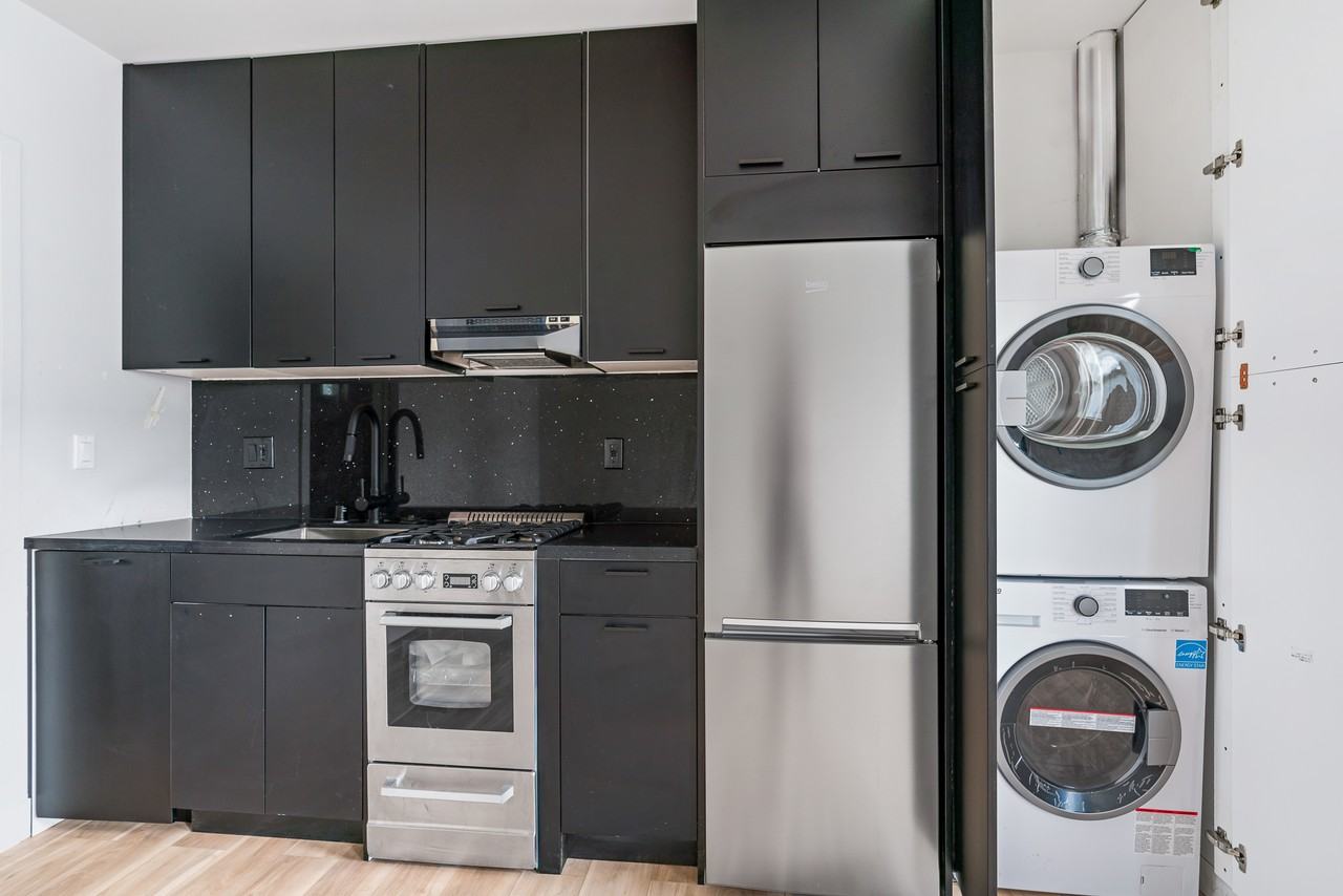 1165 Bronson Avenue #1165 - Photo 4 of 10