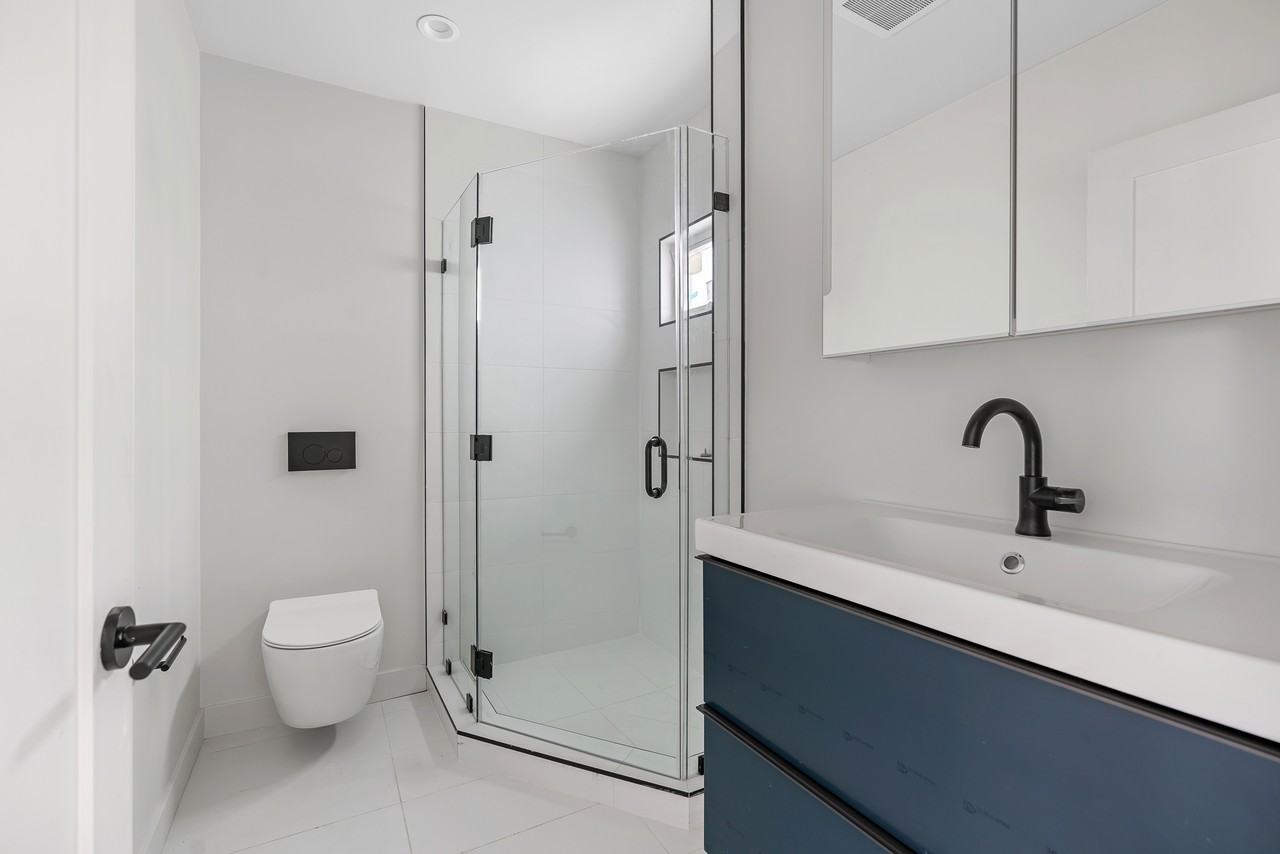 1165 Bronson Avenue #1165 - Photo 7 of 10