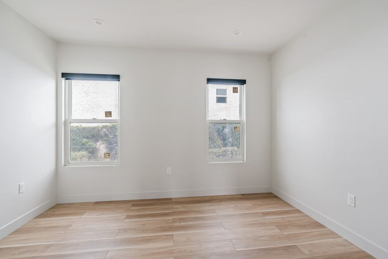 1165 Bronson Avenue #1165 - Photo 6 of 10