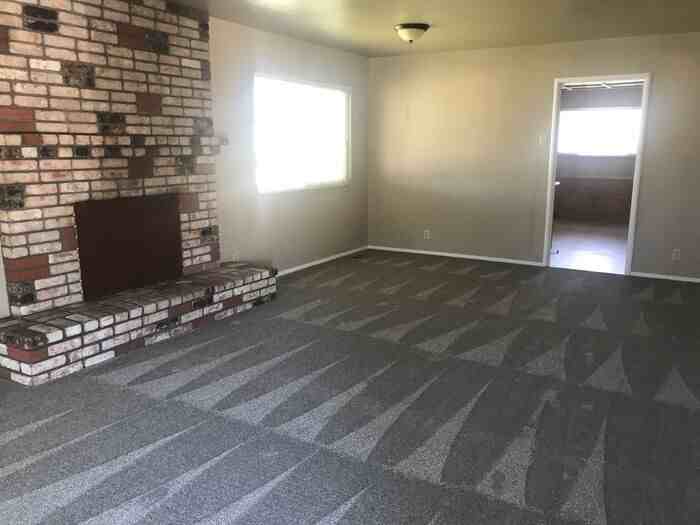 14510 Locust St - Photo 3 of 19