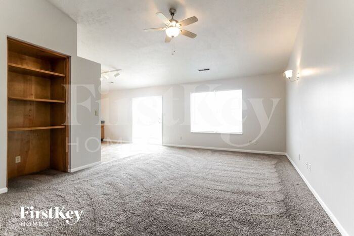 2215 Rolling Oak Dr - Photo 2 of 15