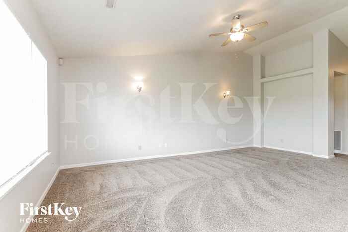 2215 Rolling Oak Dr - Photo 3 of 15