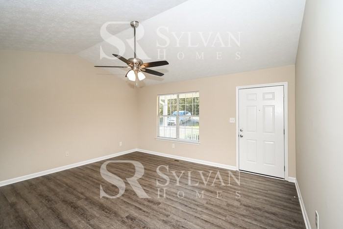 3652 Reynolds Rd - Photo 3 of 16