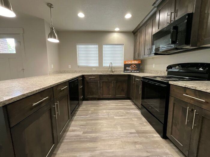 140 Fenway Fields Dr - Photo 3 of 26