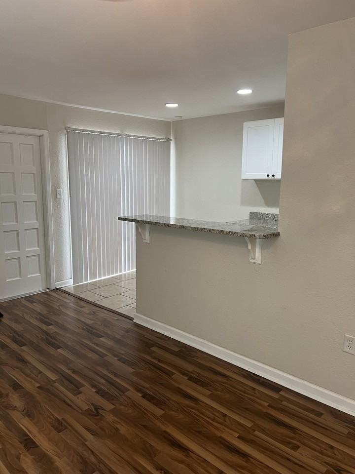 2792 Curry Ford Rd #4B - Photo 2 of 8