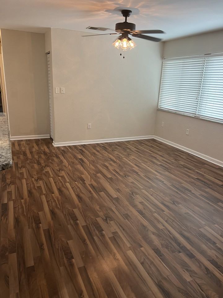 2792 Curry Ford Rd #4B - Photo 4 of 8