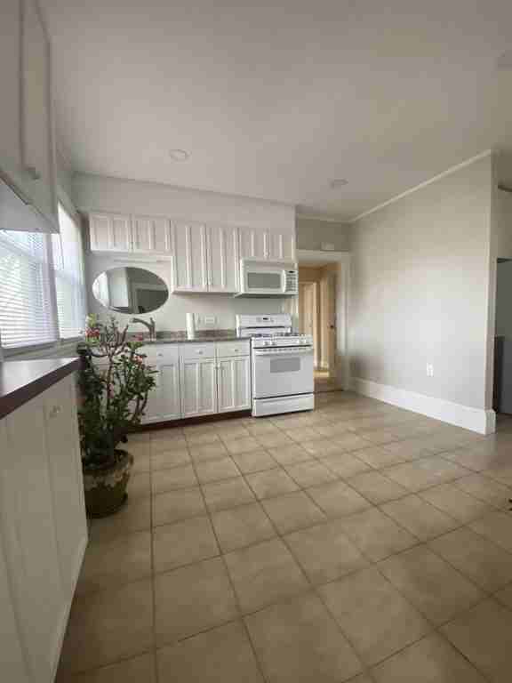 31 Fairview St #1 - Photo 2 of 10