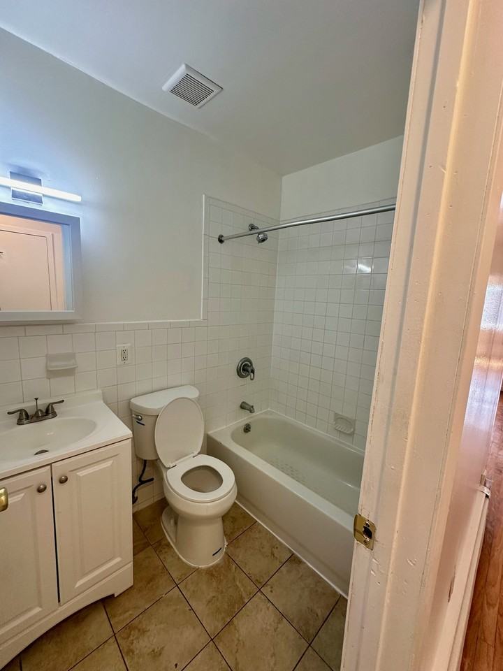 643 Thieriot Ave #3 - Photo 2 of 8
