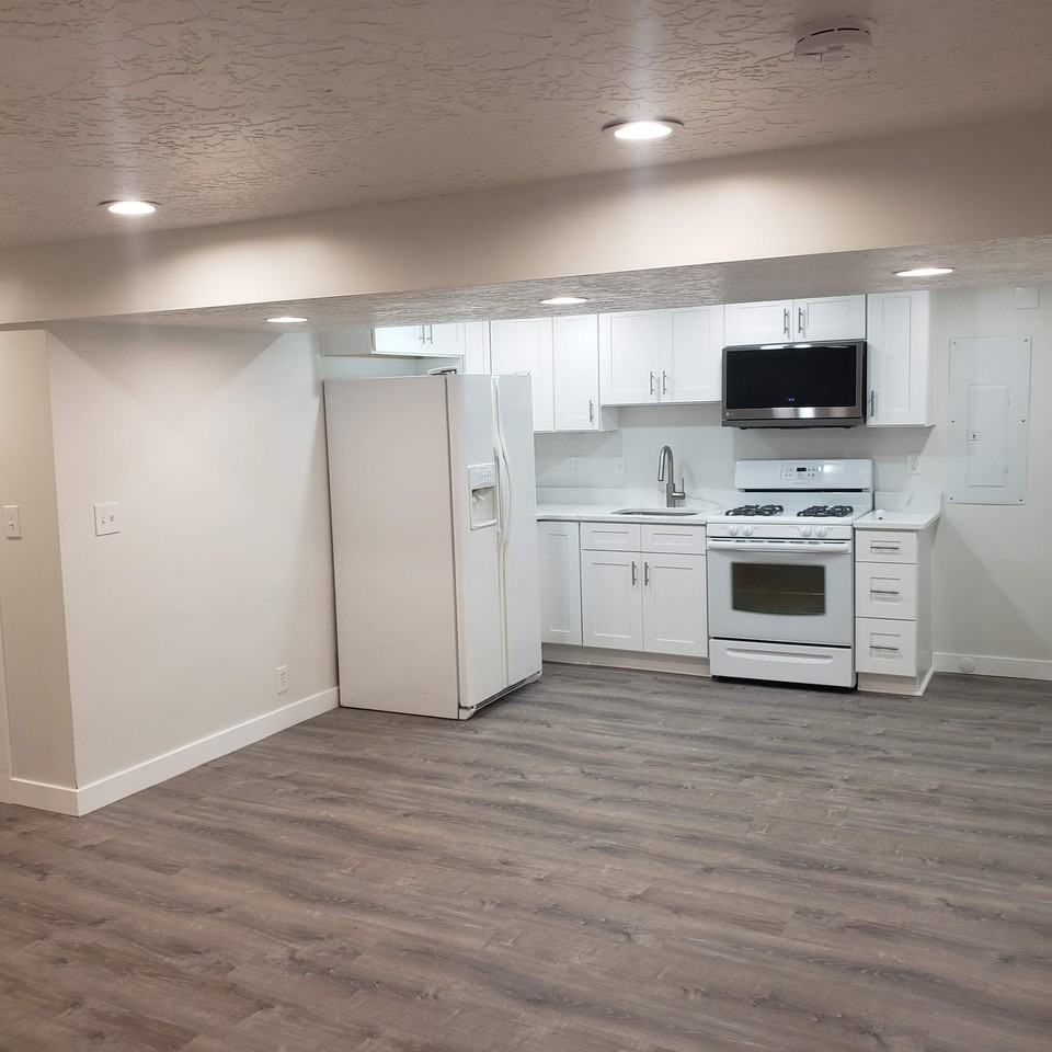 802 E 350 N #1 - Photo 2 of 12