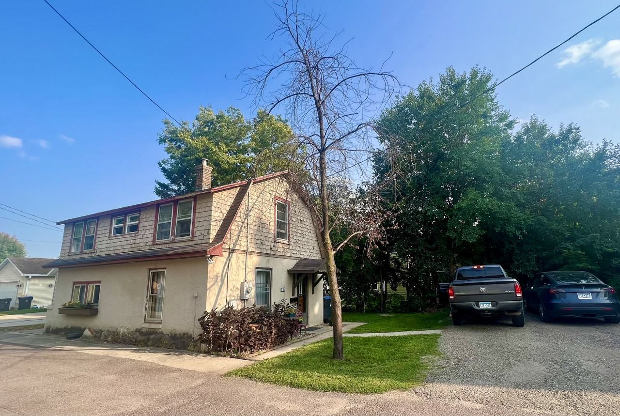 819 1/2 Carney Ave #NA - Photo 2 of 14