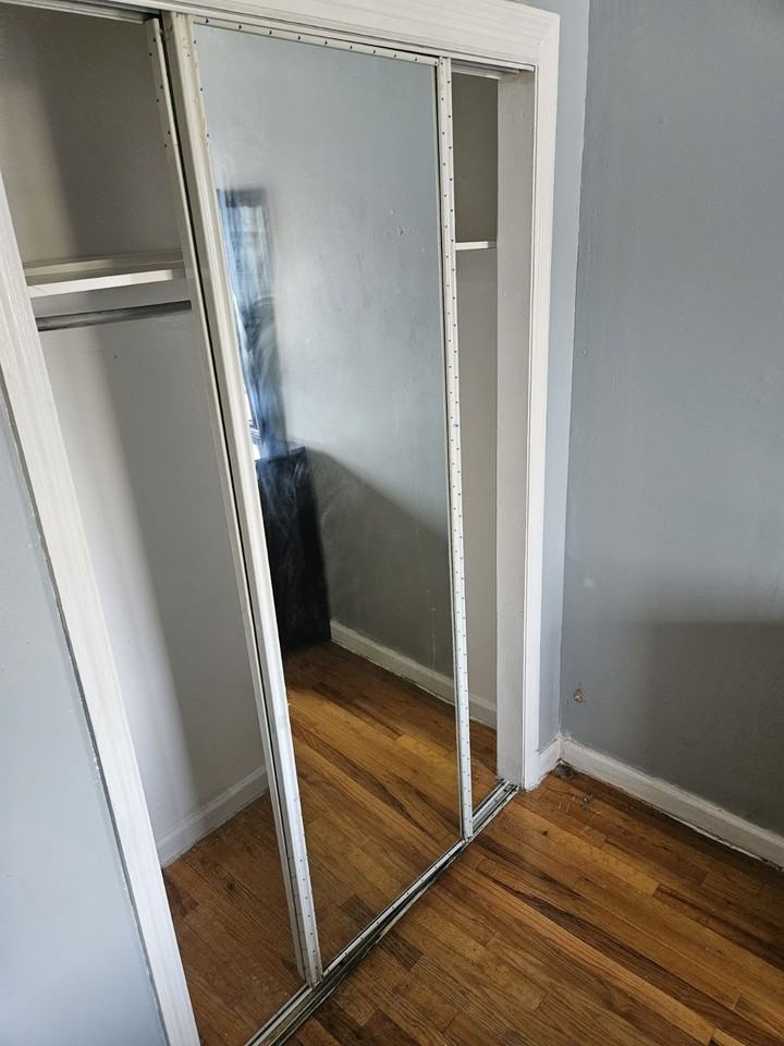 805 E 213th St - Photo 3 of 11