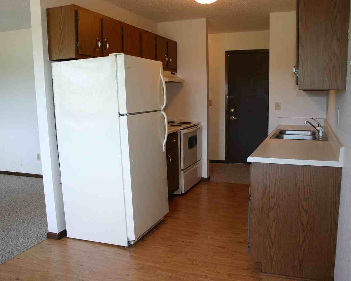 610 W 6th St #11 - Photo 3 of 6