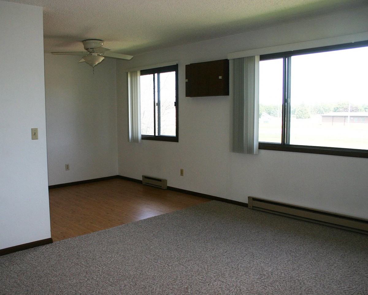 610 W 6th St #11 - Photo 6 of 6
