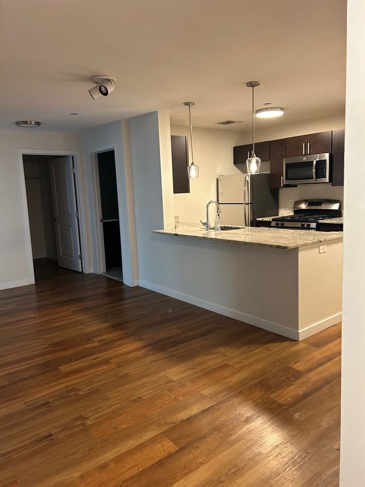 3336 Fairfield Ave #314 - Photo 3 of 8