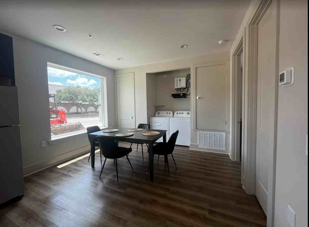 213 Holleman Dr E #207 - Photo 5 of 9