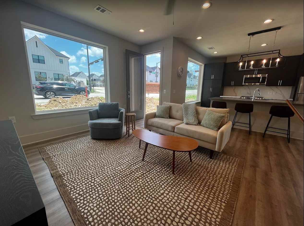 213 Holleman Dr E #204 - Photo 3 of 8