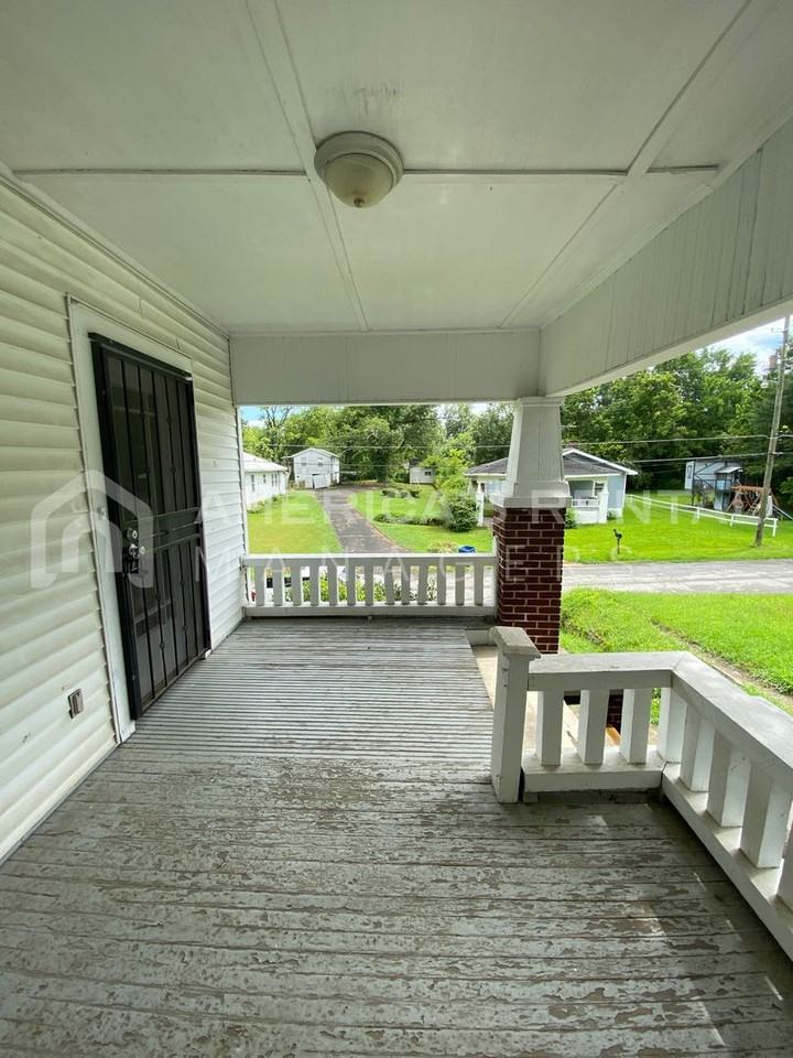 504 9th Ave - Photo 4 of 30