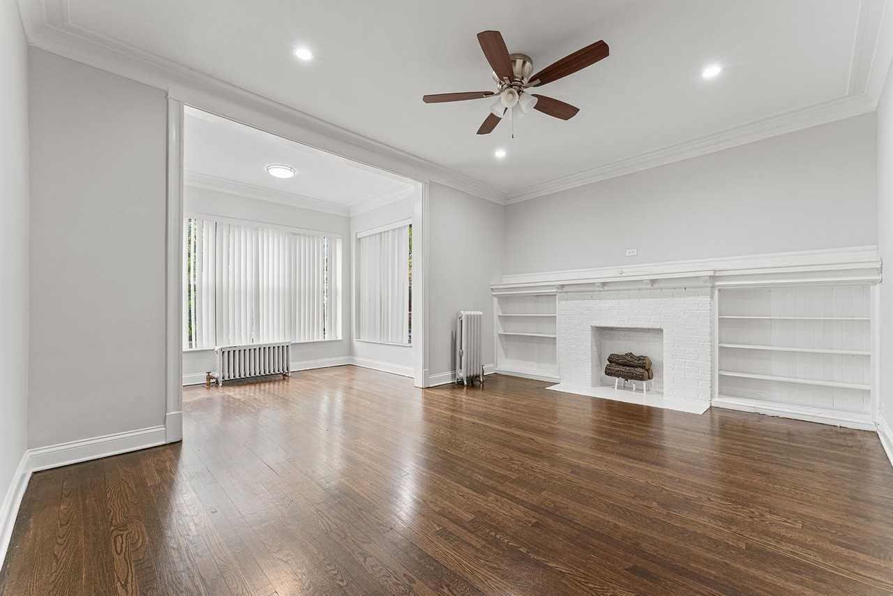 The Albany Park Place - Photo 4 of 29