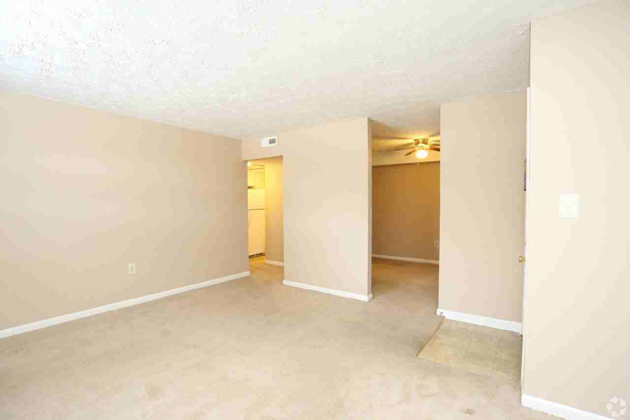 400 Gatehouse - Photo 6 of 11