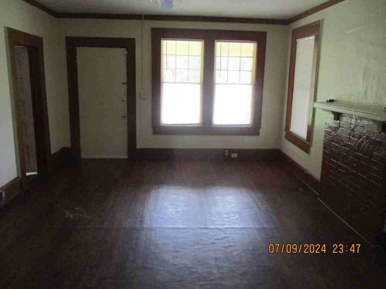 618 W 2nd Ave - Photo 3 of 7